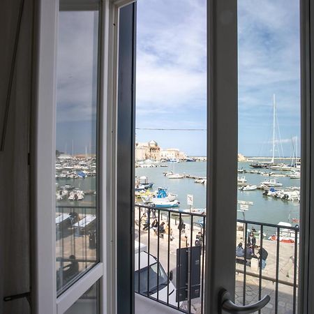 Maison Bleu Luxury Suite Sul Porto Di Trani Exterior foto