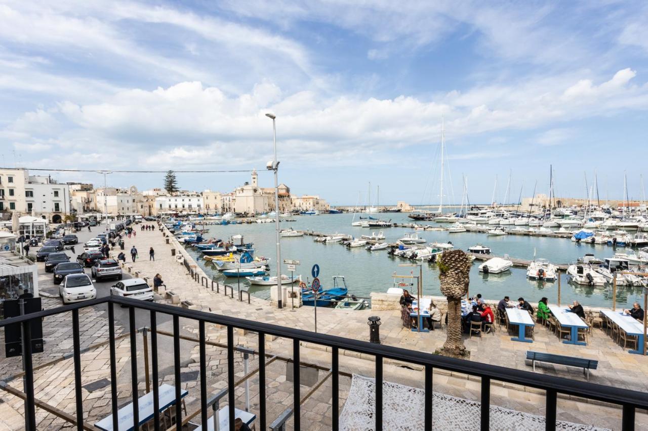 Maison Bleu Luxury Suite Sul Porto Di Trani Exterior foto
